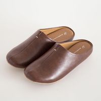 ダークブラウン