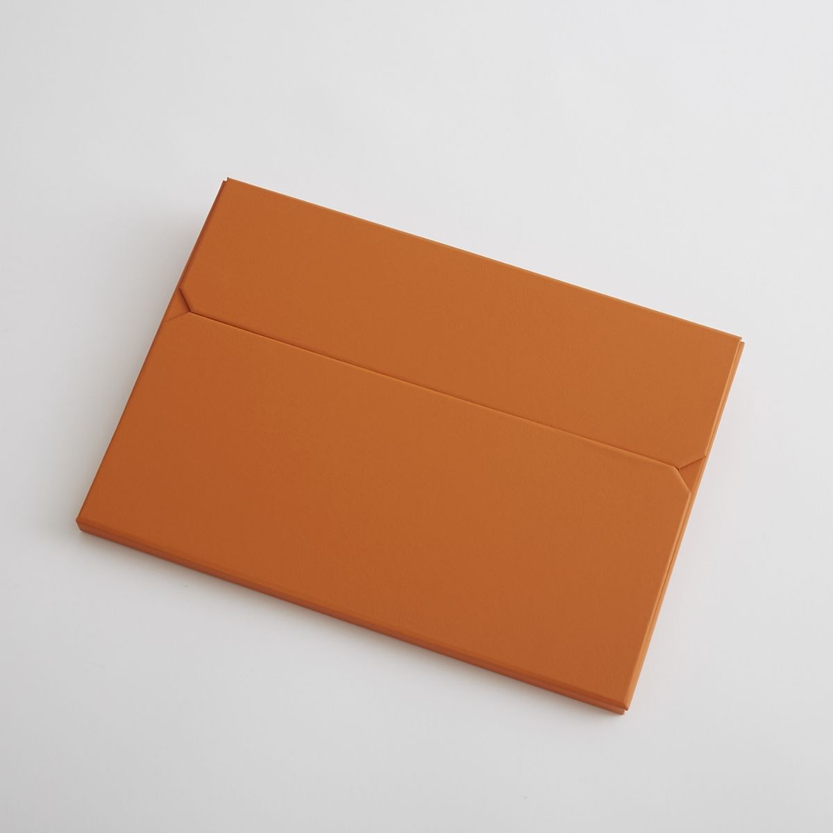 キャロットオレンジ