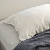 DRESS HERSELF/シルクピローカバー