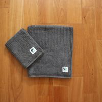 チャコールグレー