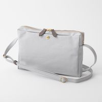 シルバーホワイト