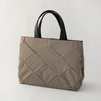 サンドベージュ