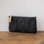 niknit/ニット柄型押しポーチ S