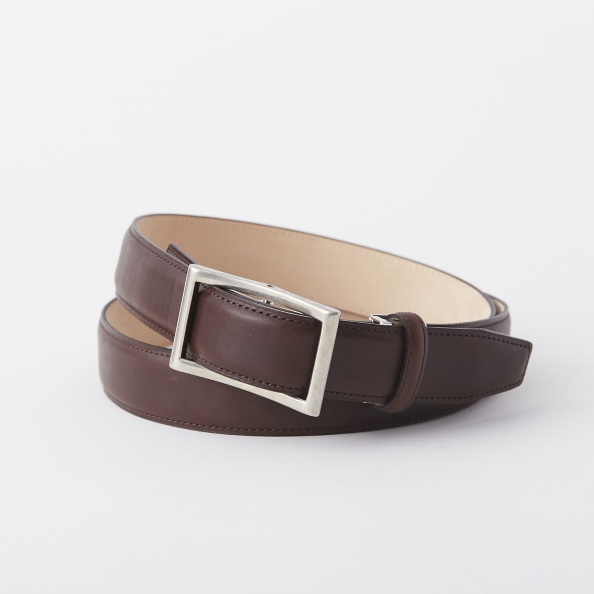 ダークブラウン