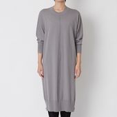 五泉ニットのコクーンワンピース