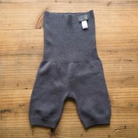 チャコールグレー