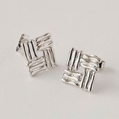 builderino/チェッカーピアス