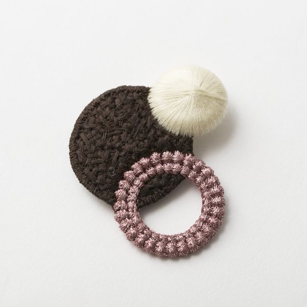 刺繍ブローチ　専用商品 piece k.omono fioret wreah brooch ブローチ white ホワイト | 手芸