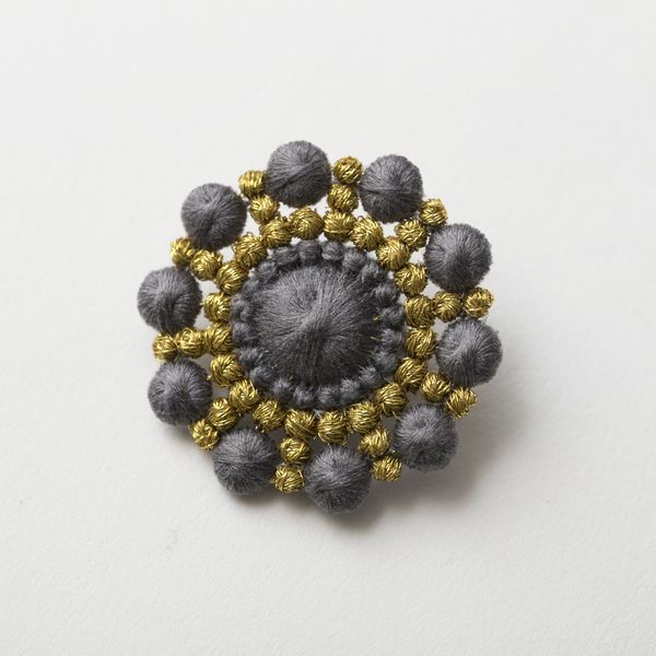 ブローチ　おまとめ 000/ペブル ハナビブローチ -軽くて映える刺繍ブローチでアレンジを