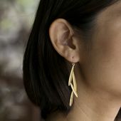 misa/オリーブロングピアス/イヤリング