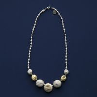 ベージュ×ゴールド