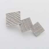 二月/四角みっつバレッタ