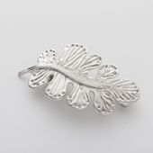 二月/南のはっぱバレッタ