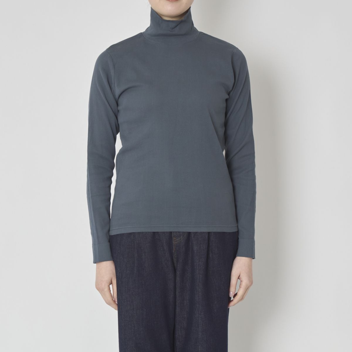 フォギーネイビー