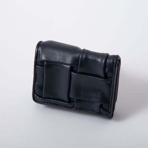 CARRYNEST/三つ折り財布 -見た目と機能性を兼ね備えた三つ折り財布