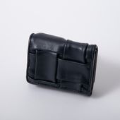 CARRYNEST/三つ折り財布