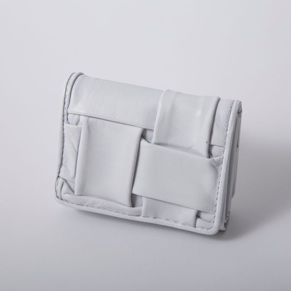 CARRYNEST/三つ折り財布 -見た目と機能性を兼ね備えた三つ折り財布