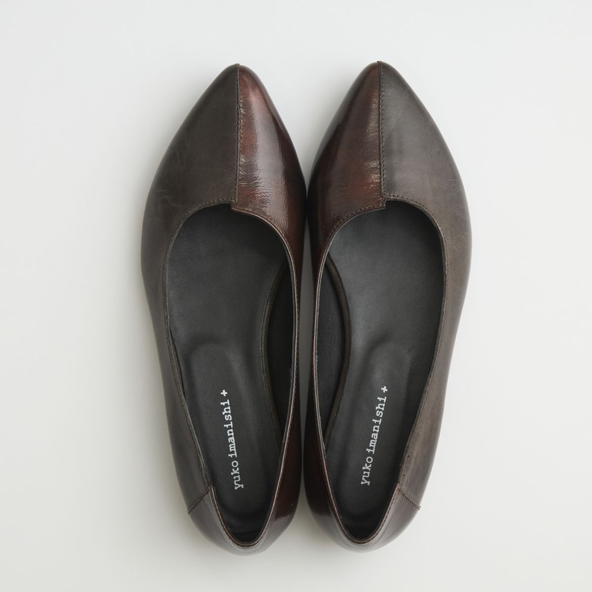 ダークブラウン