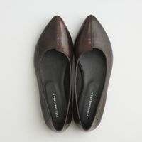 ダークブラウン