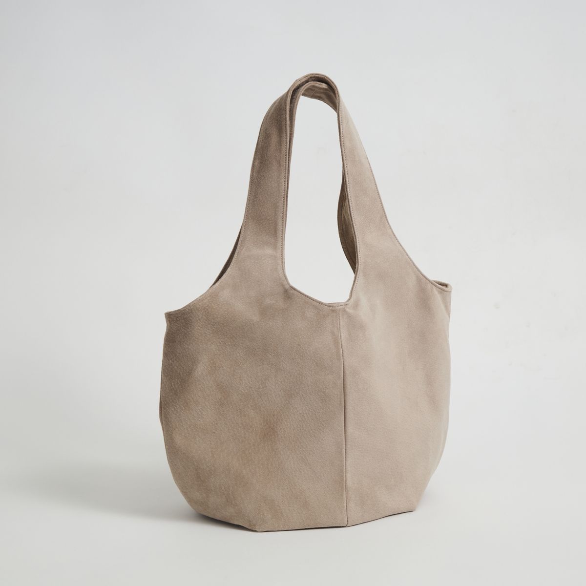 ピンクベージュ