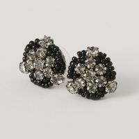 ピアス　ブラック