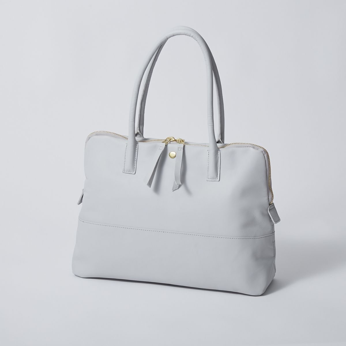 シルバーホワイト